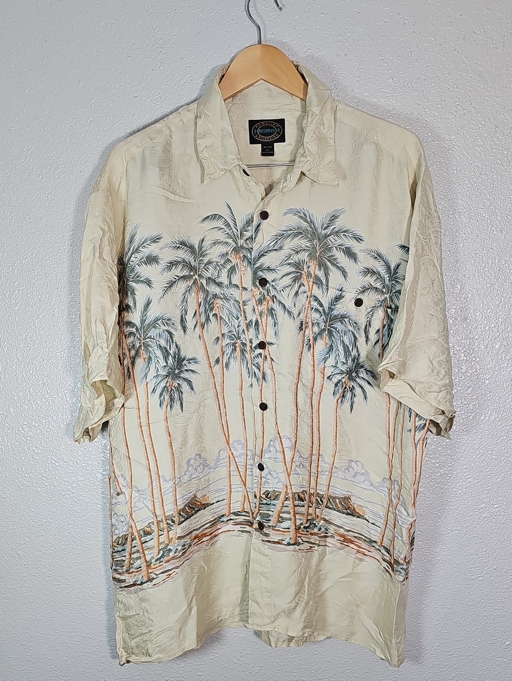 Hawaiian Reserve Collection 100% Silk Shirt.